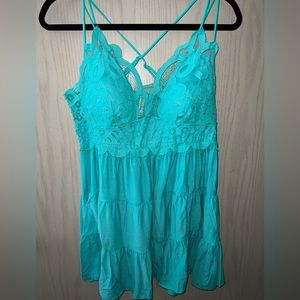 Viral TikTok Venana tank top in teal. Runs a little small. Never worn. 2X